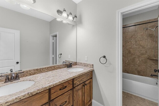 Building Photo - 4857 Dutton Lake Dr