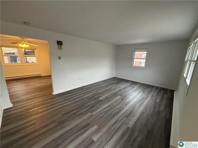 Building Photo - 616 Banks St