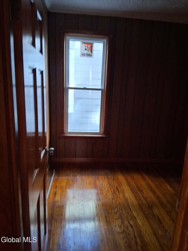 Building Photo - 357 Forest Ave