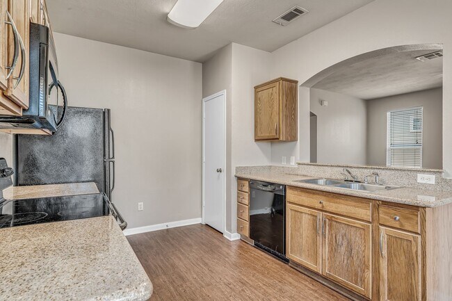 Building Photo - AUGUST 2026 MOVE IN!  Great 4 Bedroom 4 Bathroom Home