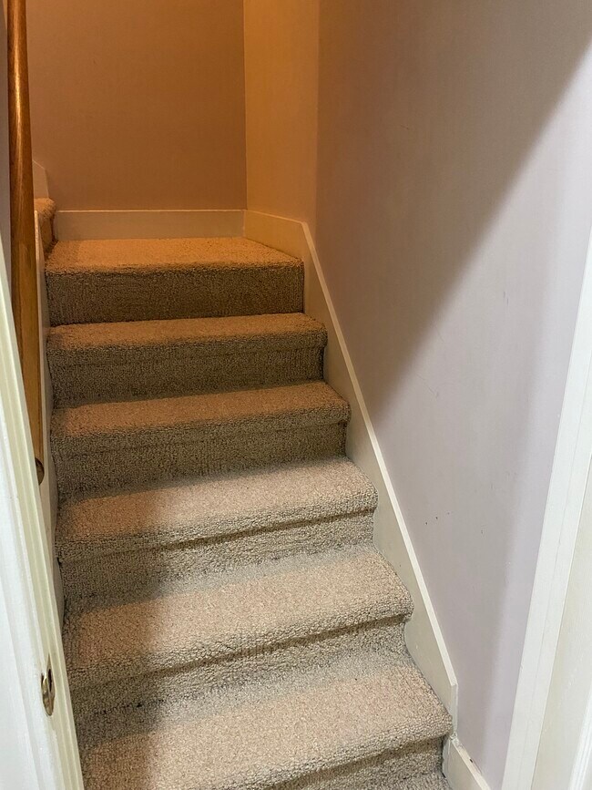 Building Photo - 35 Winchester Cv