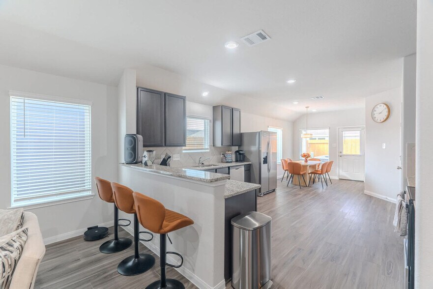 Building Photo - 8110 Alpine Bearberry Dr