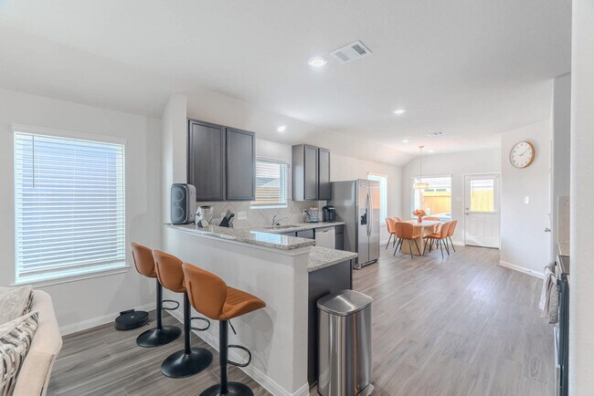 Building Photo - 8110 Alpine Bearberry Dr