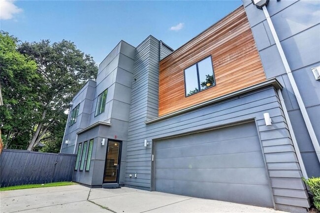 Building Photo - 244 Locust St NE