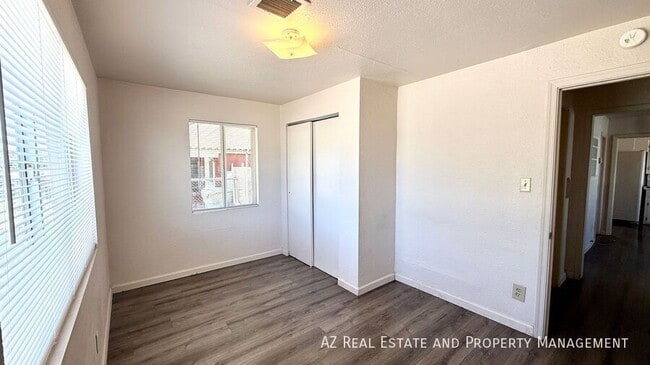 Building Photo - 5547 W Gardenia Ave