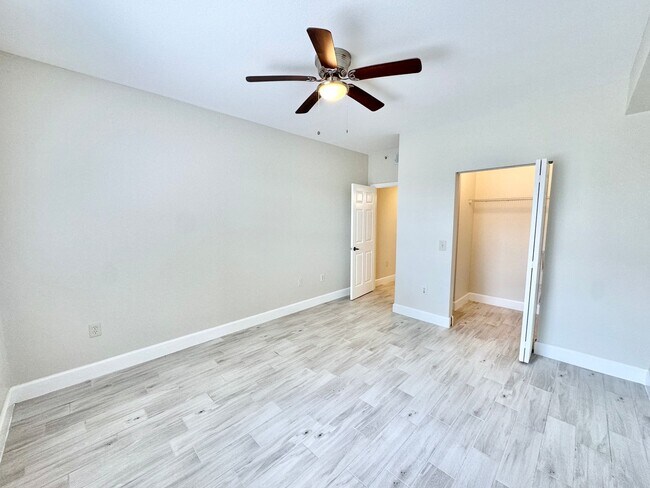 Building Photo - ** FAIRWAY PRESERVE ** 2 BED / 2 BATH COND...