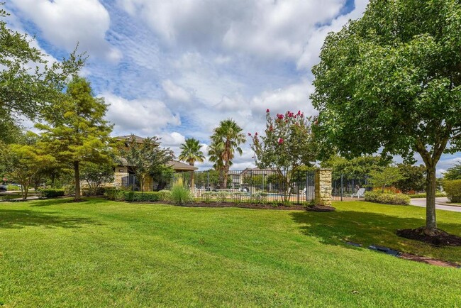 Building Photo - 8636 Harrier Dr