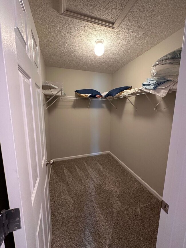 Building Photo - Wakefield Subdivision - Fully Furnished TDY Unit!