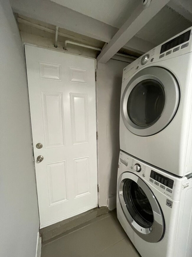 Building Photo - 1619 12th St