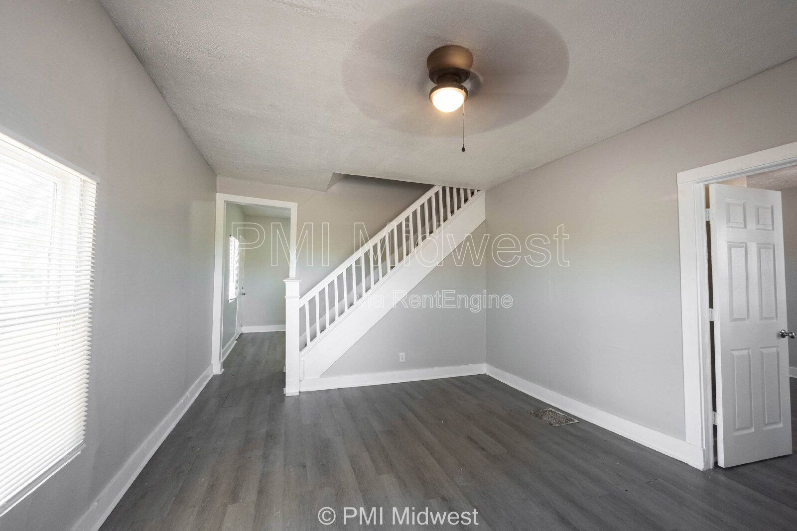 Building Photo - 445 W 29th St