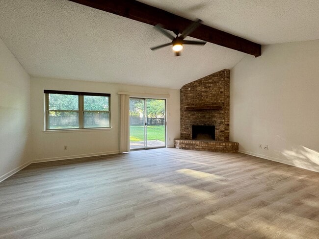 Building Photo - Updated Single Family Home | Midway ISD
