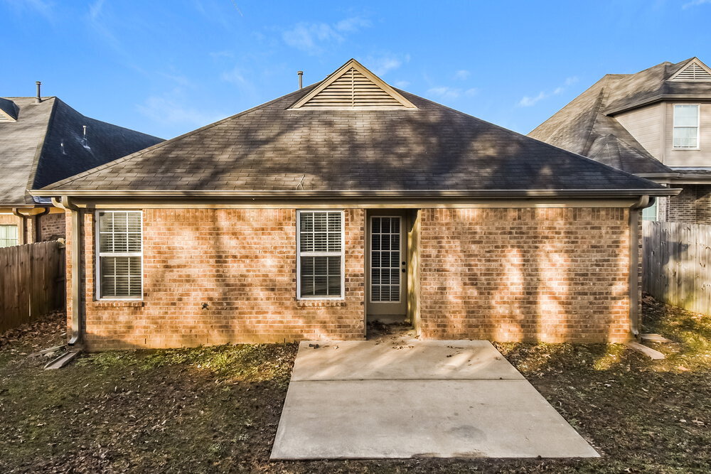 Building Photo - 7860 Ridgedale Dr