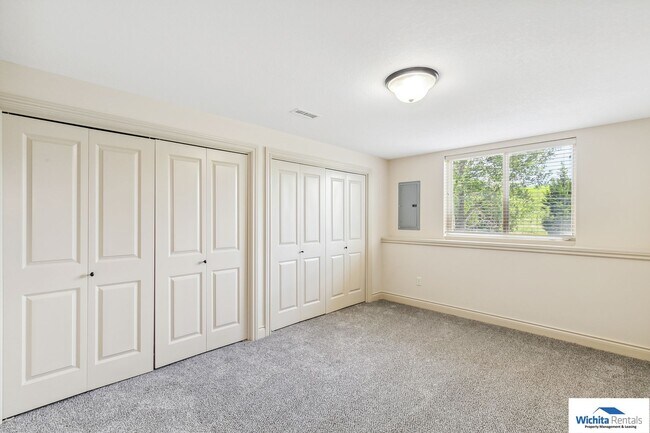 Building Photo - 1716-1718 Bedford