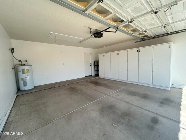 Building Photo - 6250 W Blackhawk Dr