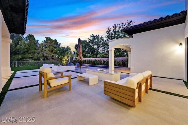 Building Photo - 11906 Port Labelle Dr