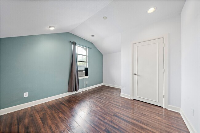 Building Photo - 2413 Emancipation Ave