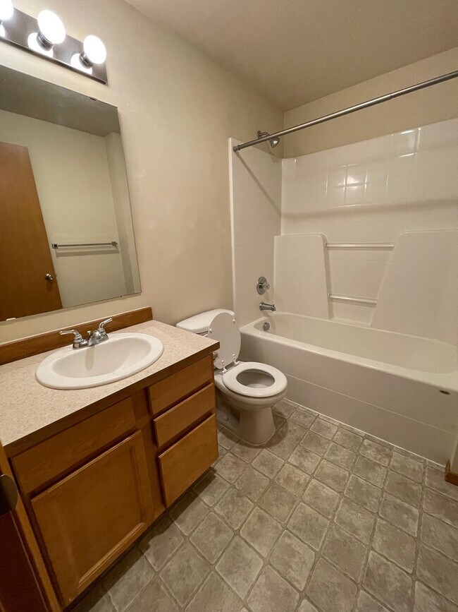 Building Photo - Beautiful 5 Bedroom Home in Coupeville! Pet Friendly! $250 Move In Credit!