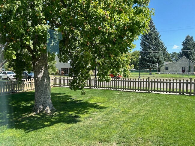 Building Photo - 90 S Main St