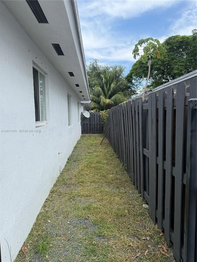 Building Photo - 580 NW 58th St
