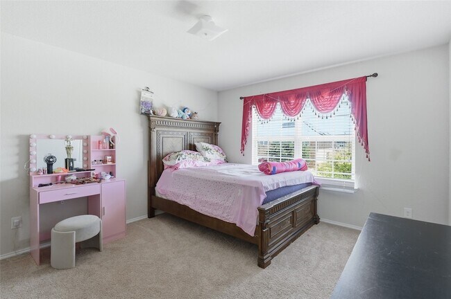 Building Photo - 910 Cormorant Dr