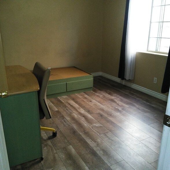 Building Photo - 8417 Avalon Blvd