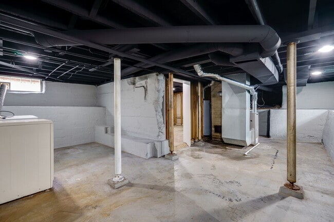 Building Photo - 2634 Wayland Ave