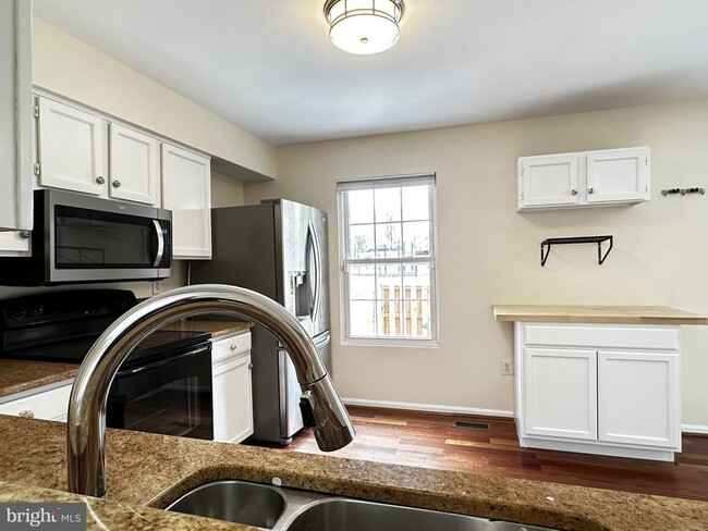 Building Photo - 6715 Cub Run Ct