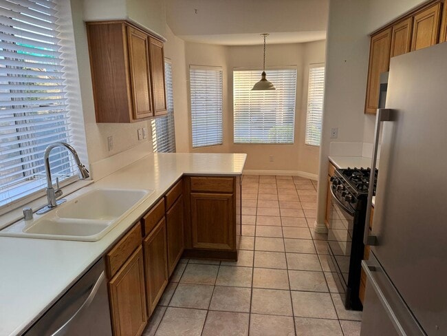 Building Photo - 8800 Crescent Ridge Ln