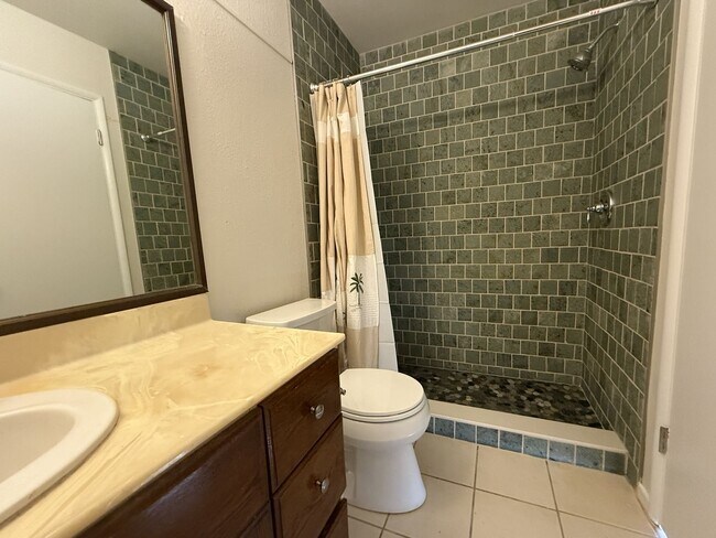 Building Photo - MALANAI IN KAPOLEI - 3 BDRM/2.5 BATH/ENCLOSED GARAGE