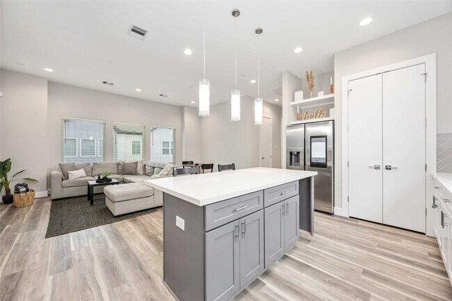 Building Photo - 2611 Huntington Creek Ln