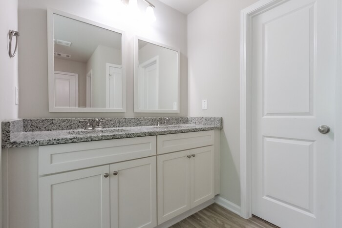 Building Photo - 474 Kirkland Dr