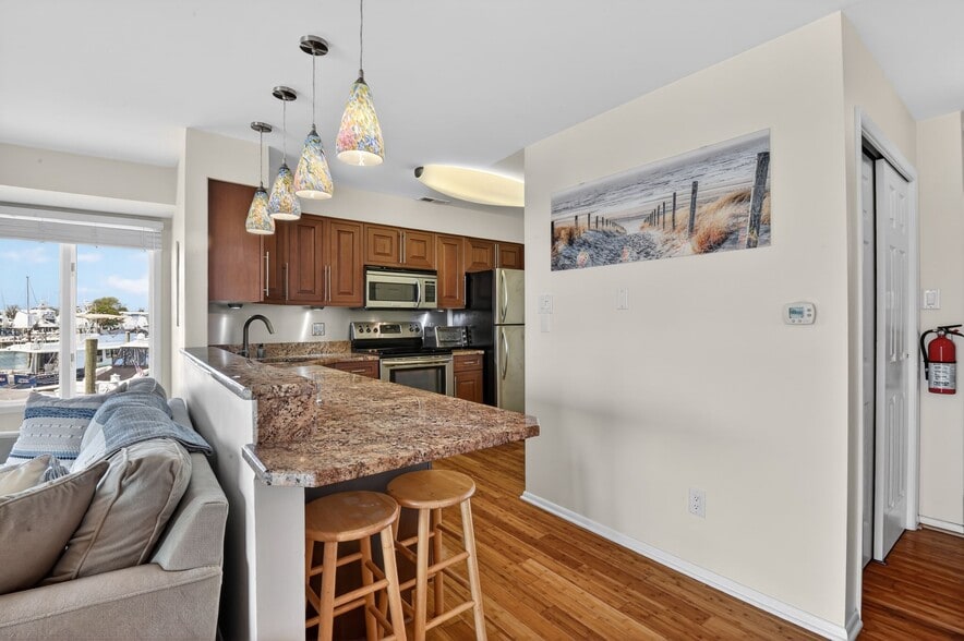 Building Photo - 1401 Harbour Cv S