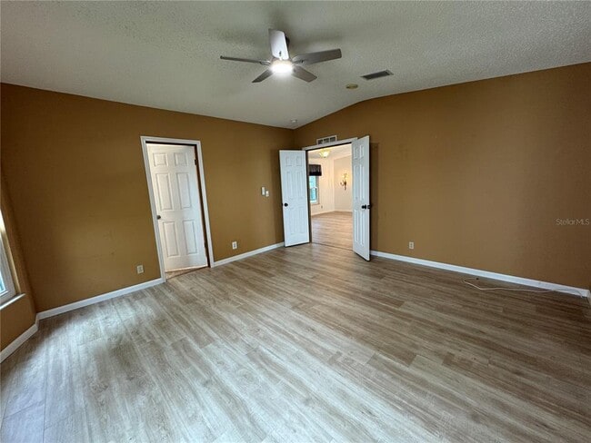 Building Photo - 25704 Oak Alley