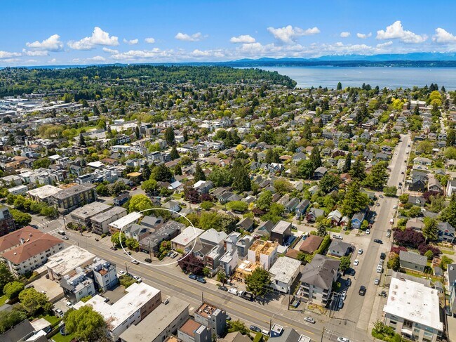 Building Photo - NEW, HIGH-END RENOVATED  1 bed / 1 bath at the Lydia in Ballard! In-Unit Laundry!
