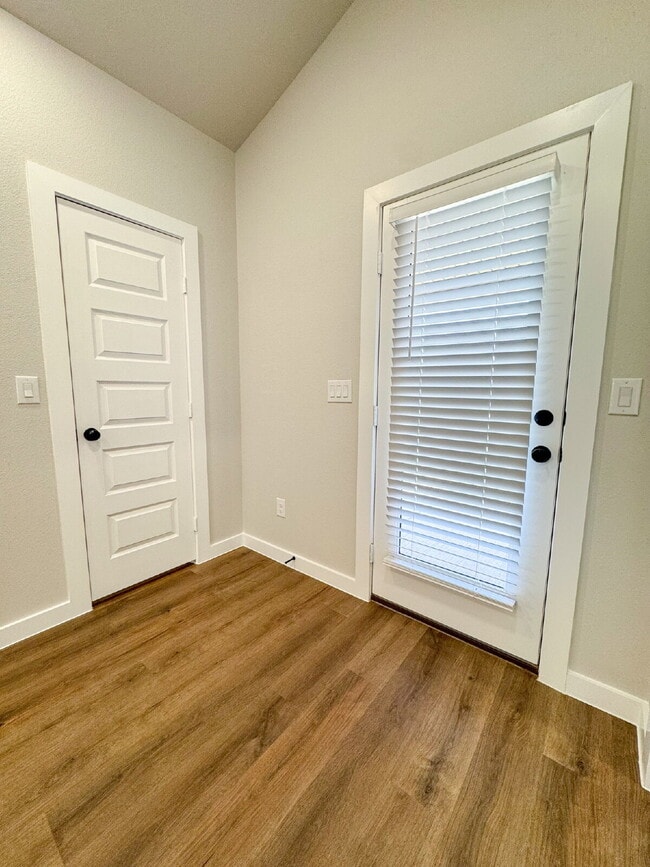 Building Photo - Brand-New, Move-In Ready!