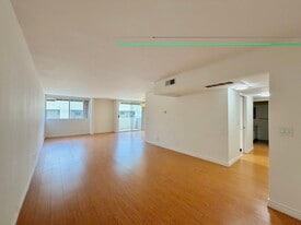 Building Photo - 14141 Dickens St
