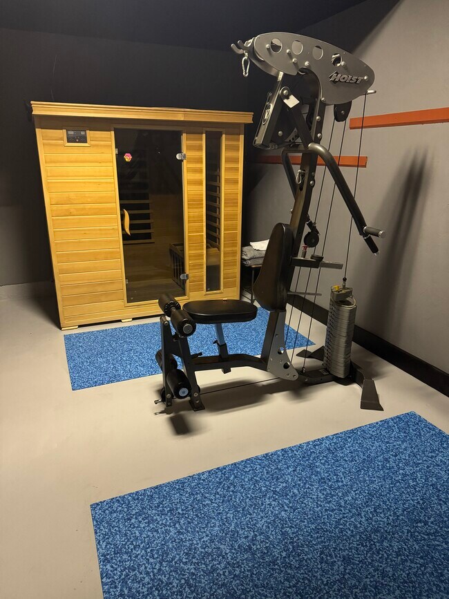 4 person Infrared Sauna / Treadmill / workout station - 494 Teal Ln