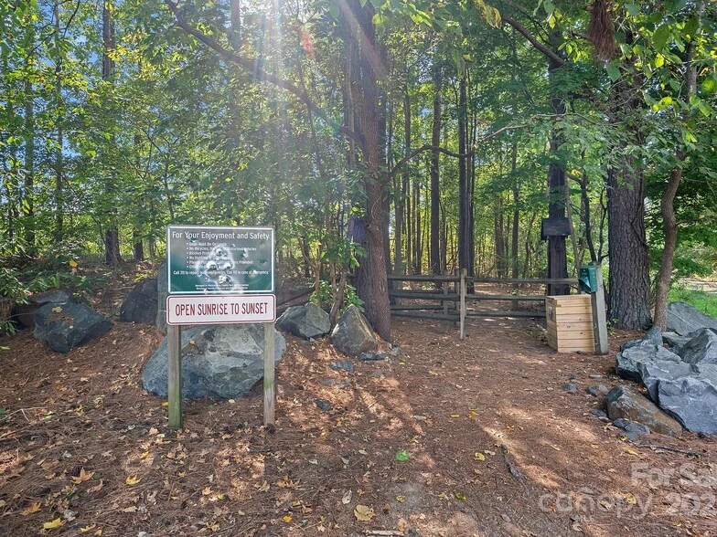 Nature Trails - 14544 Maclauren Ln