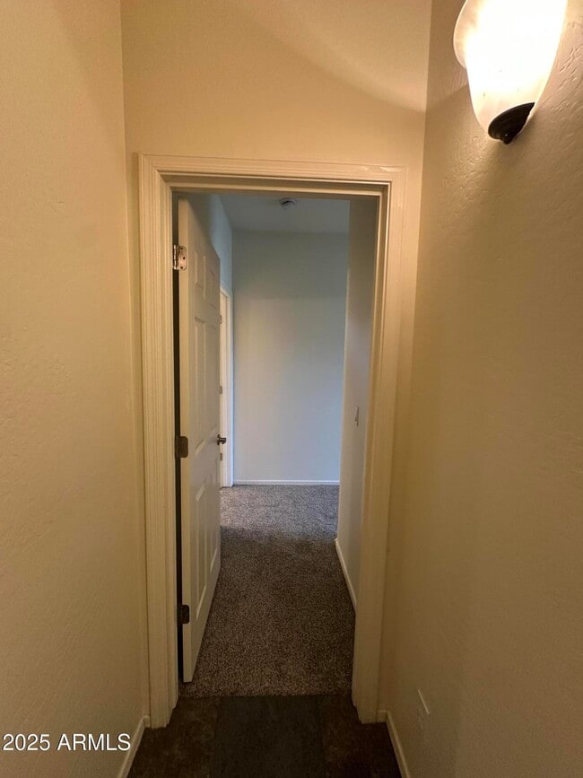 Building Photo - 2653 E Canyon Creek Dr