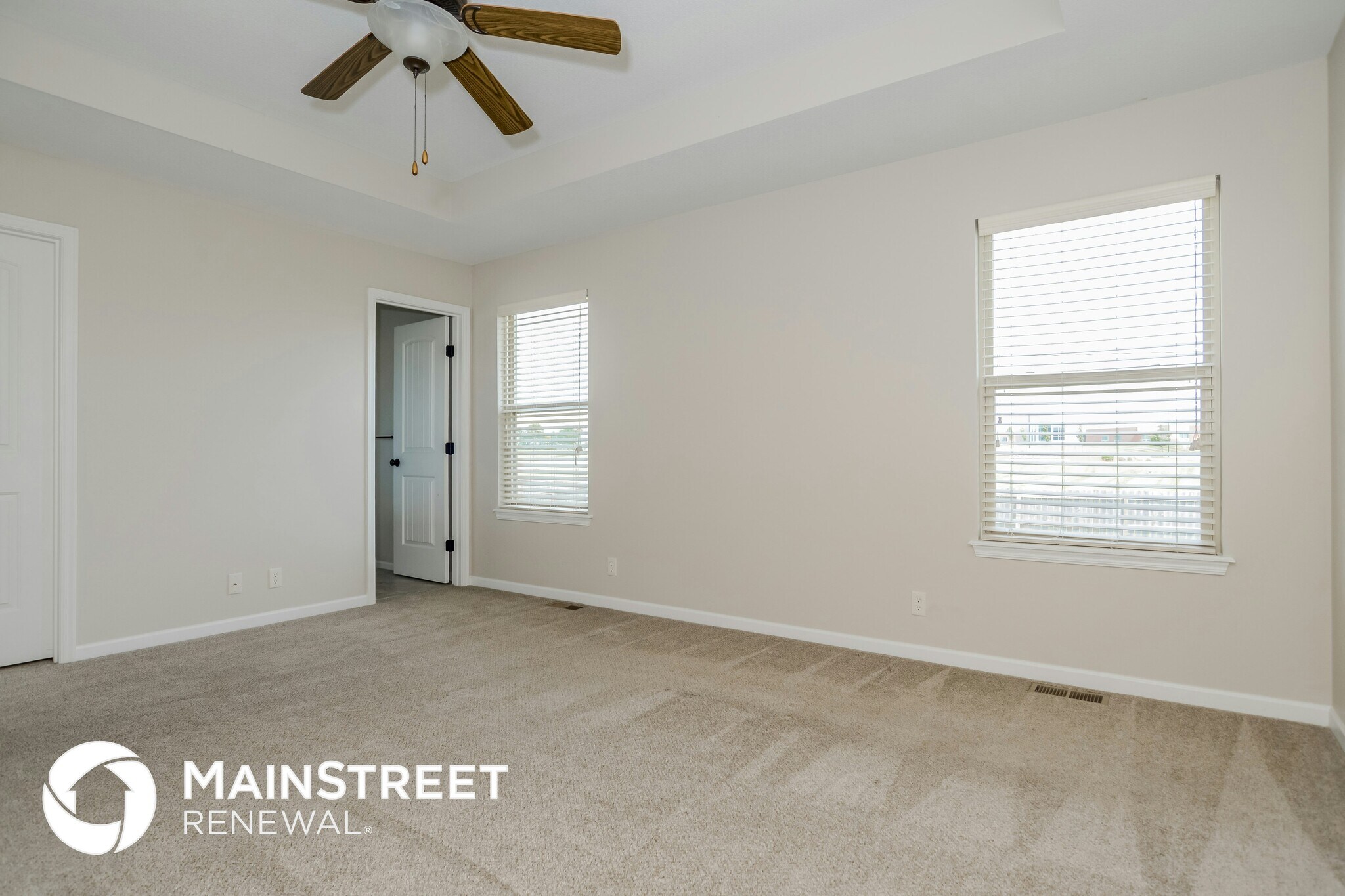 Building Photo - 901 E Rockville Terrace