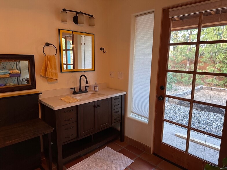 Building Photo - 1511 Don Gaspar Ave