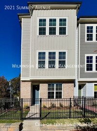 Building Photo - Spacious 3-Bed Townhouse with 3.5 Baths in...