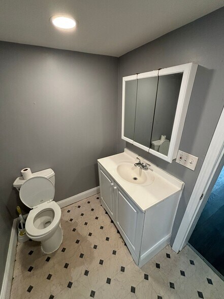 Primary Photo - 55 Brook St
