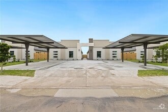 Building Photo - 1705 W Violet Dr