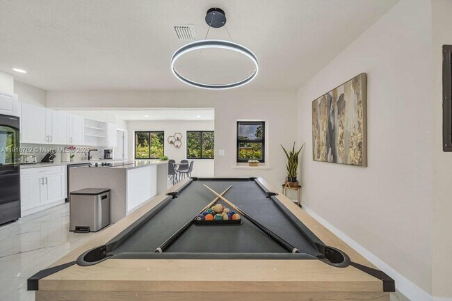 Building Photo - 305 NW 124th St