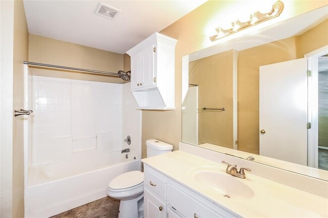 Building Photo - 2916 SE 97th St