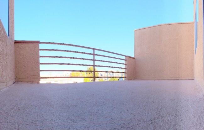 Building Photo - 11020 Hesby St
