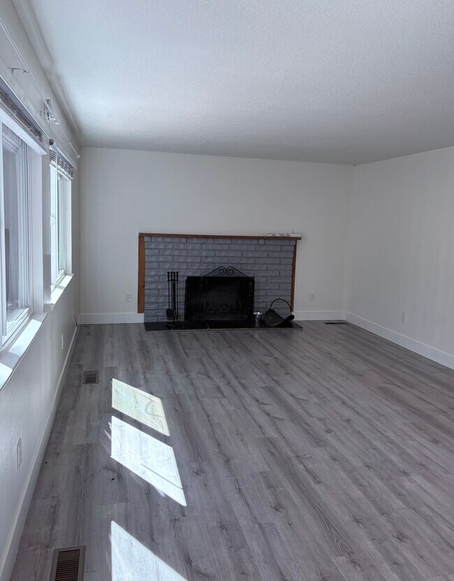 Building Photo - 484 Mcfaul Way