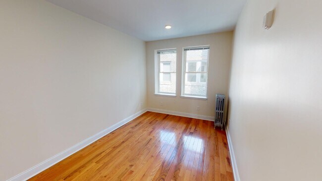 Building Photo - 123 Sutherland Rd