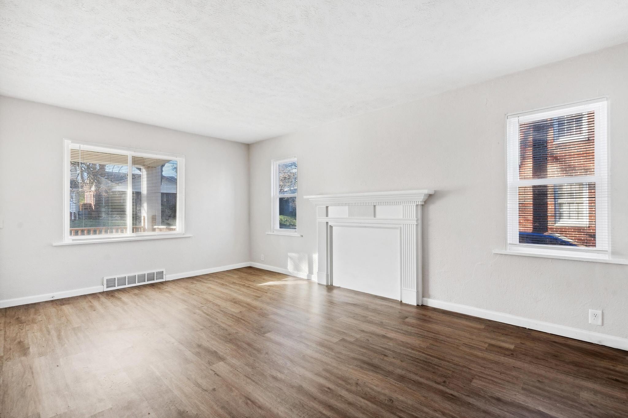 Building Photo - 2112 Catalpa Dr